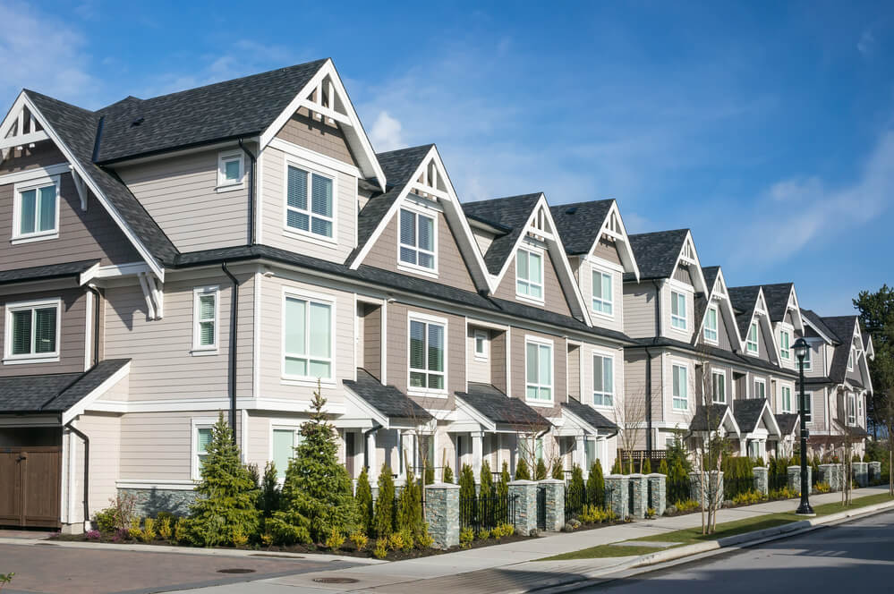 What is the Difference Between a Townhouse and Condo?